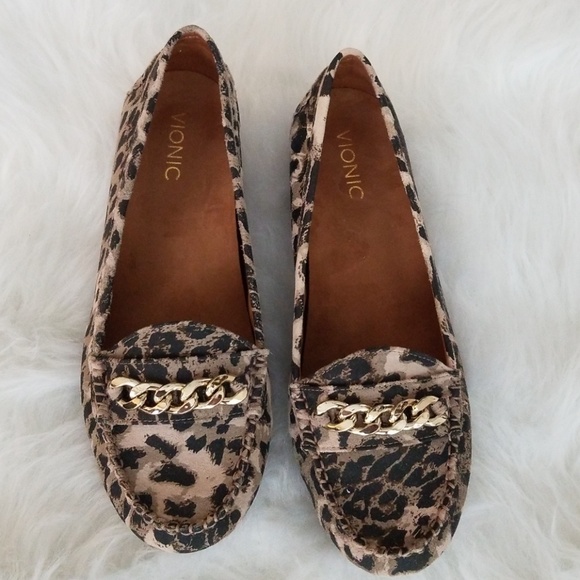 vionic chill larrun loafer leopard